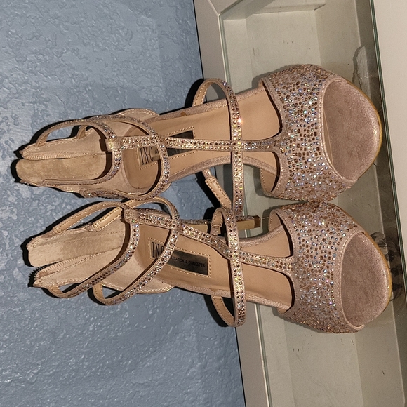 NEVER WORN INC International Concepts Heels 6.5 - Picture 4 of 6